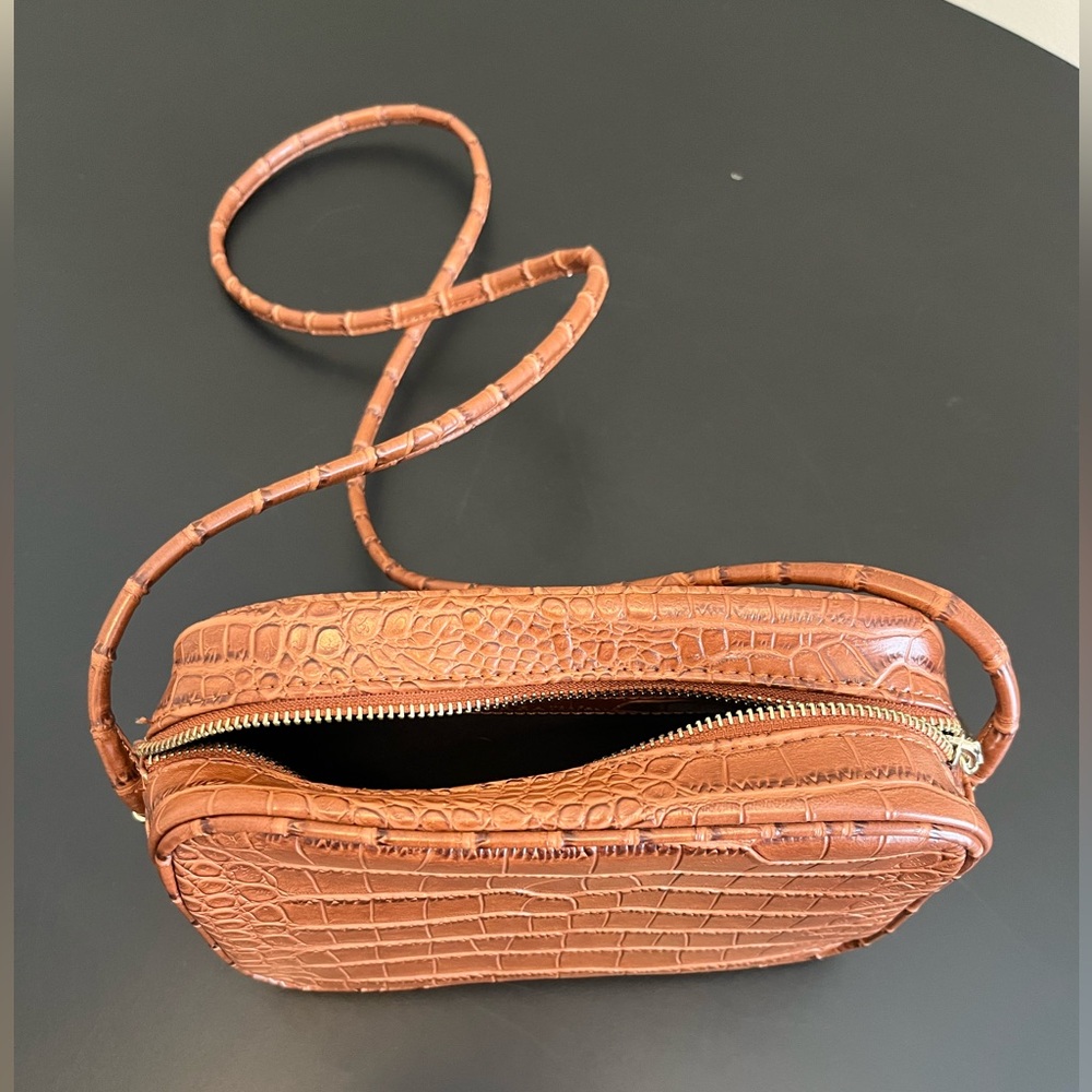 Zara Tan Faux Crocodile-Embossed Crossbody Bag - Picture 4 of 5